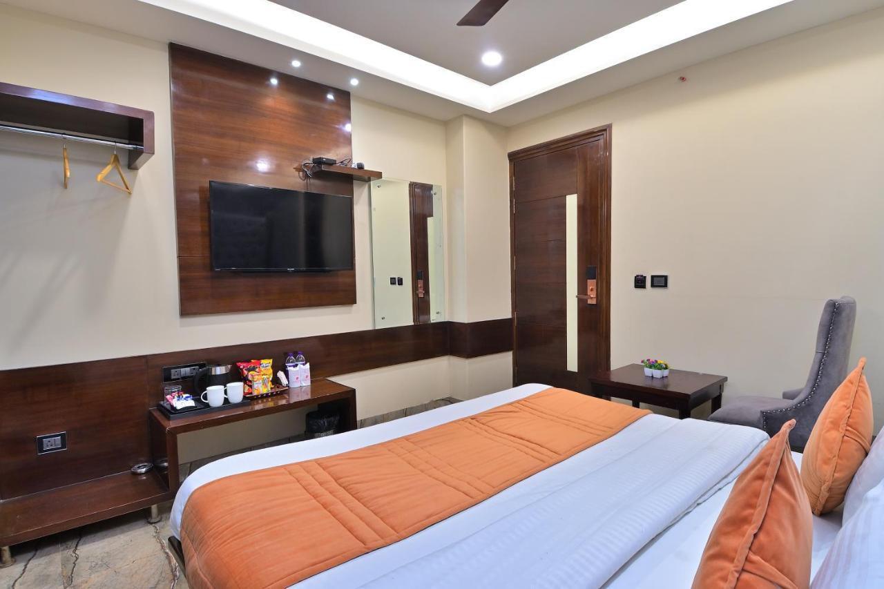 Hotel Vanson Delite - New Delhi Railway Station Buitenkant foto