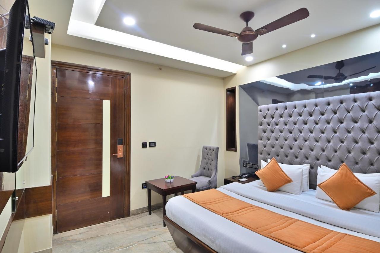 Hotel Vanson Delite - New Delhi Railway Station Buitenkant foto