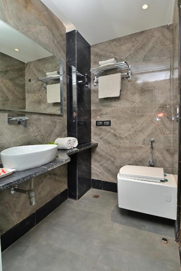 Hotel Vanson Delite - New Delhi Railway Station Buitenkant foto