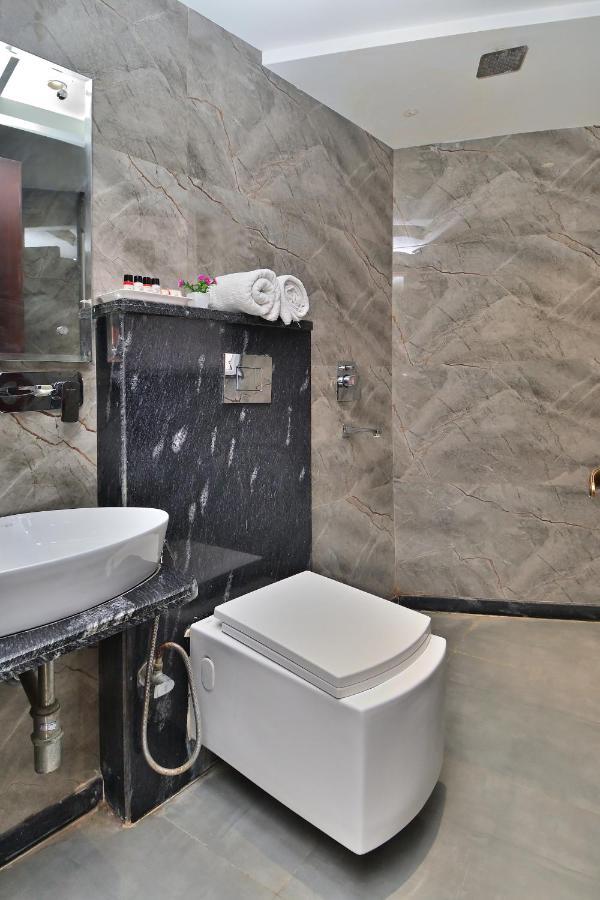 Hotel Vanson Delite - New Delhi Railway Station Buitenkant foto