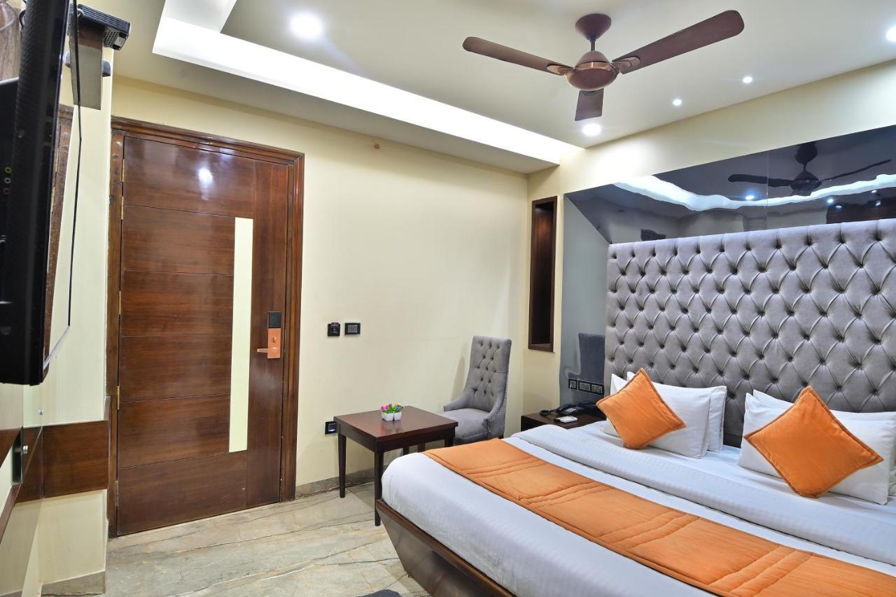 Hotel Vanson Delite - New Delhi Railway Station Buitenkant foto
